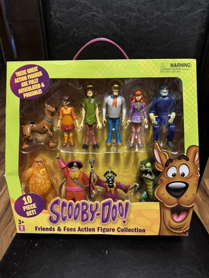 Scooby-Doo: Friends & Foes Figure Collection 10 Piece Set - Image 1 of 4