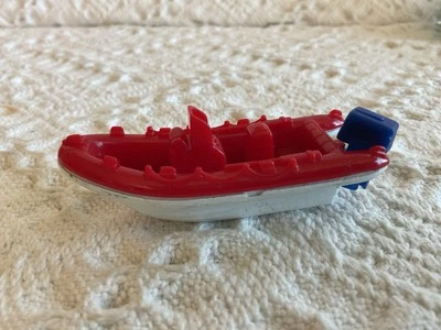 Matchbox Toy Boat White Water Raft Boat Diecast White Red Blue Boys 1:70 Scale - Image 1 of 4