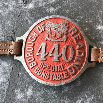Obsolete Reading Borough Special Constabulary metal armband Police - Image 1 of 2