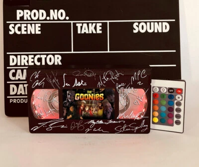 复古 VHS 灯、The Goonies VHS 录像带、万圣节礼物、恐怖电影灯风扇标志 — 第 1/4 张图片