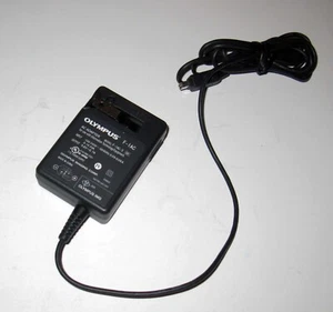 Caricabatterie adattatore CA fotocamera originale Olympus F-1AC F-1AC-3 originale OEM 4,8 V duro 3000 6010 - Foto 1 di 3