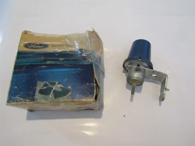 NOS 1968 1969 FORD BRONCO 302 ENGINE DISTRIBUTOR VACUUM CONTROL VALVE  Foto 1 de 3