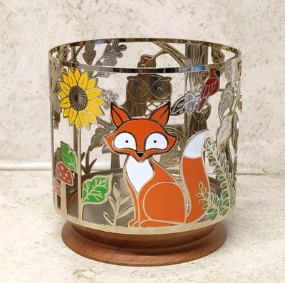 Candelabro de 3 mechas Bath & Body Works Woodland Critters metal sobre base de madera  Foto 1 de 4