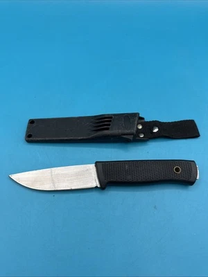 Skinmaster SM Fixed Blade Knife With Hard Plastic Sheath - Image 1 of 4