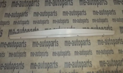 92-02 CADILLAC ELDORADO CENTER REAR BUMPER TRIM FILLER MOLDING SPACER 3549135 - Image 1 of 4