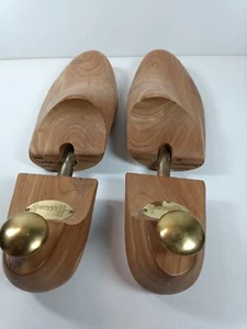 Vintage Harrods Wooden Shoe Trees - UK Size Small Dunkelman - Picture 1 of 14