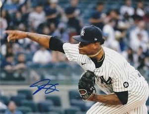 LUIS GIL NEW YORK YANKEES ACTION SIGNIERT 8x10 - Bild 1 von 1