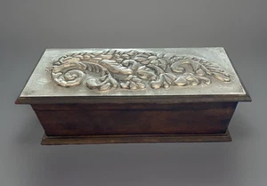 Vintage Midcentury Metallfolie verziert Deckel Holz Schmuckschatulle 10"x4"x3" Schmuck - Bild 1 von 5