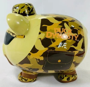 Salvadanaio mimetico Duck Dynasty con occhiali da sole - "Non il tuo milionario medio" divertente - Foto 1 di 11