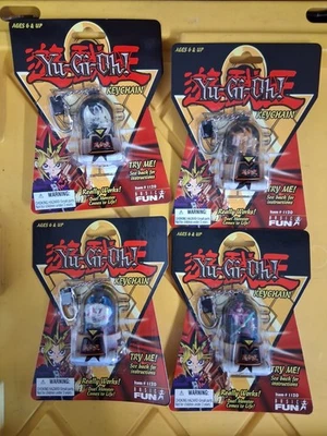 Yu-Gi-Oh! 系列 1 Duel Monster 旋转钥匙扣 黑魔法师 1996 4 克拉 — 第 1/4 张图片