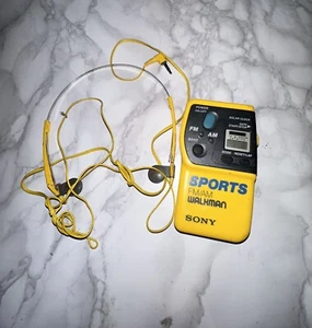 Kassettenradio Walkman Sony AM/FM STEREO SPORTS Clock Working Radio Getestet - Bild 1 von 7