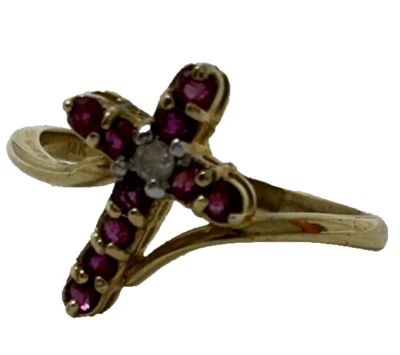 ANILLO PARA MUJER CRUZ RUBÍ Y DIAMANTES ORO MACIZO 14KT VENTA AL POR MENOR $799.00 Foto 1 de 4