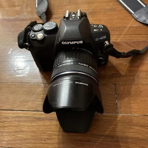 Olympus E-420 10.0 MP DSLR Camera & Olympus 14-42MM Lens - Picture 1 of 10