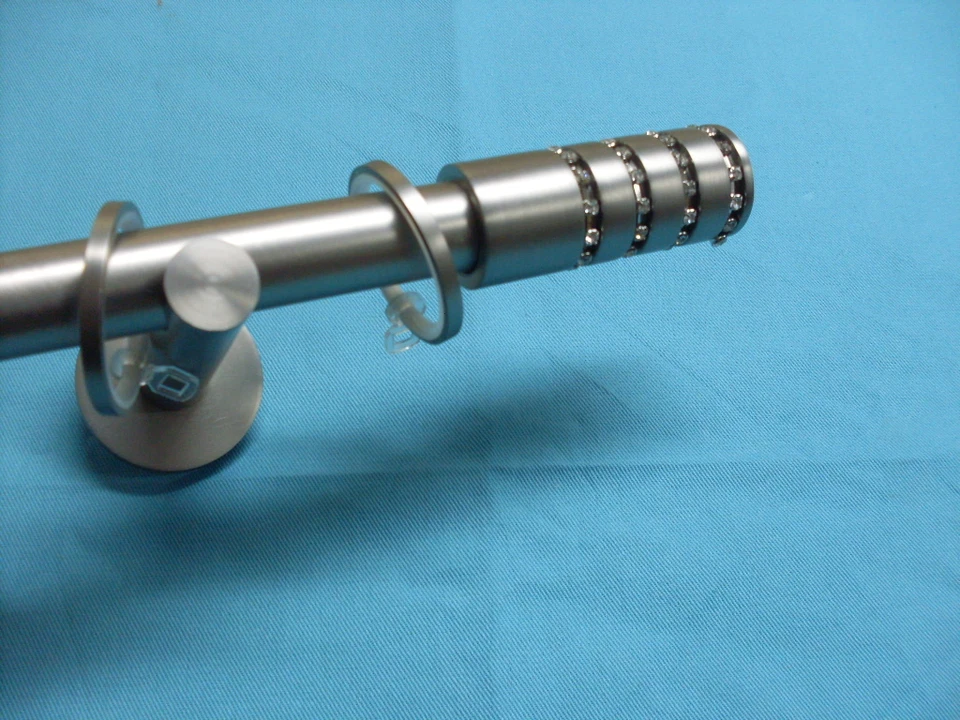 BASTONE PER TENDA MOD.DANA CON SWAROVSKY ACCIAIO SATINATO DIAMETRO MM.20 - Immagine 1 di 1