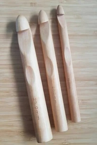Large Bamboo Crochet Hooks Needles Jumbo Size Single 15mm 20mm 25mm Or As 3 Set - Picture 1 of 10