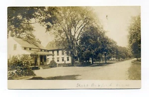 East Boxford MA, vista a la calle, tienda Howe's, ayuntamiento, postal RPPC - Imagen 1 de 2