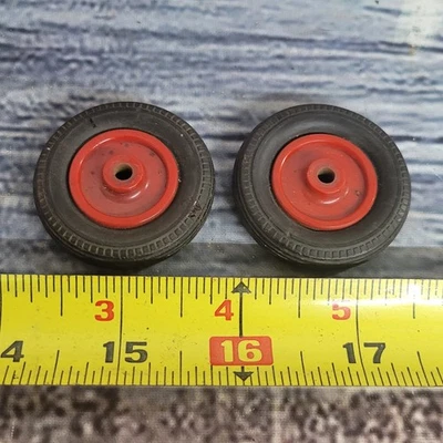 Llantas/neumáticos pequeños escala 1/16 o 1/32 llantas de plástico goma maciza piezas rojas Foto 1 de 4