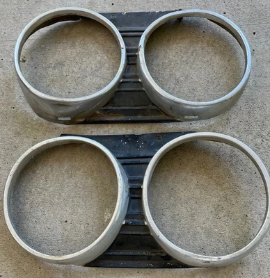 Juego de biseles de faros Chevrolet Chevelle, Malibu y El Camino 1967 OEM Foto 1 de 4