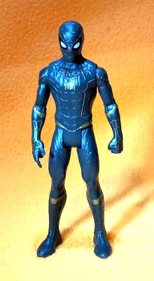 Figura de acción Hasbro 2021 Marvel Spider-Man No Way Home TRAJE NEGRO Y DORADO Foto 1 de 2