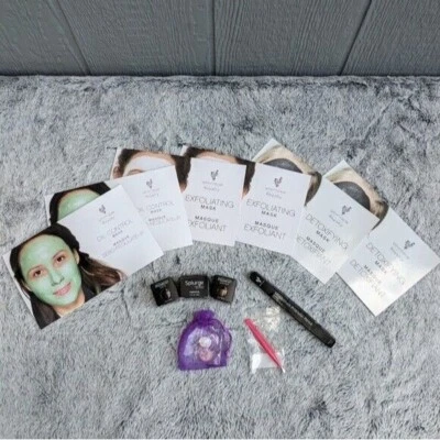 Paquete de muestra de mascarillas faciales y sombra de ojos Younique cuidado personal maquillaje Foto 1 de 4