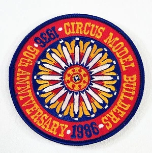 Parche bordado del 50 aniversario de Circus Model Builders 1936-1986 - Imagen 1 de 2