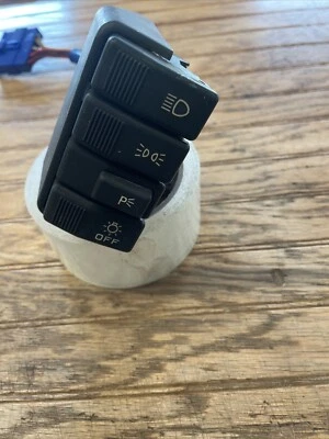 Interruptor de faros 87 Subaru Justy  Foto 1 de 4