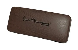 NUEVO Estuche para Anteojos Ernest Hemingway Mediano Marrón Clamshell - Imagen 1 de 5