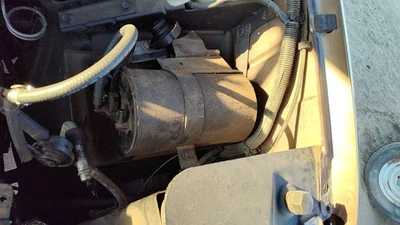 Chevy Suburban 1987-1995 bote de vapor de combustible OEM carcasa de carbón 17087115 Foto 1 de 2