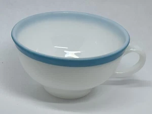 1 Vintage PYREX TEA CUP / COFFEE CUP White Milkglass w/ Turquoise Blue Rim - Picture 1 of 4