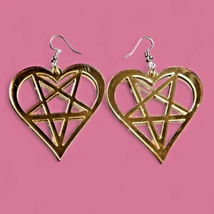 PENDIENTES PENTAGRAMA CORAZÓN Pastel Gótico Diablo Pentáculo Invertido Wicca Bruja 3H - Imagen 1 de 4