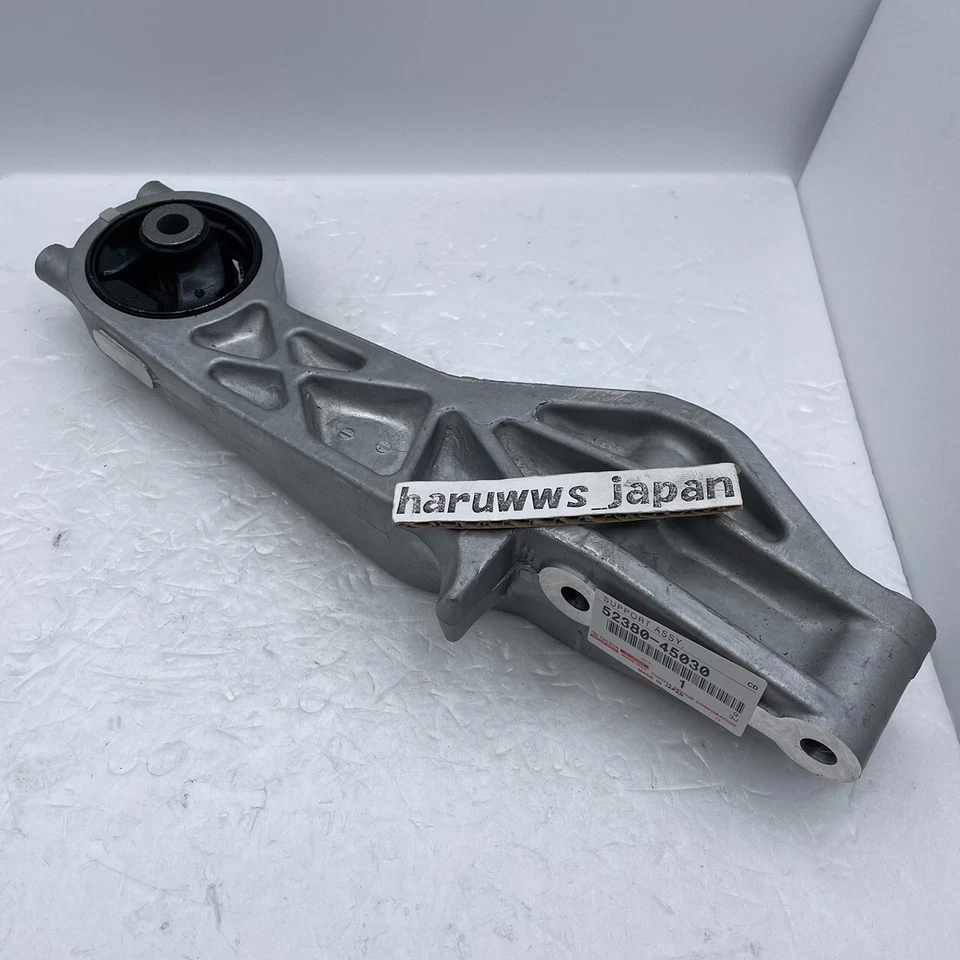 Toyota Sienna 2004-2009 AWD Rear Differential Support 5238045030 OEM