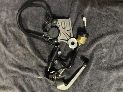 Yamaha FZ6R 2013 pinza de freno trasera cilindro maestro depósito conjunto FZ 6 R 13 Foto 1 de 4