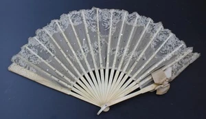 Antiker viktorianischer französischer Handfächer aus Spitze & Pailletten - Bild 1 von 10