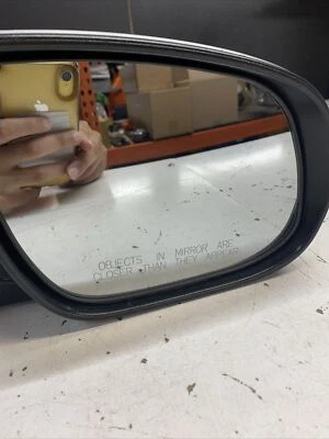 2010-2011 KIA RIO right side Mirror w/ turn signal - Image 1 of 4