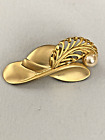 Vtg Tona Satin Finish Gold Brooch Faux Pearl Feather Hat Brooch Pin