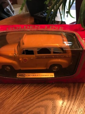 Chevrolet Suburban 1950 diecast mira 1 18 Foto 1 de 4