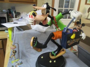 MUY RARO GOOFY TURISTA POR RANDY NOBLE MÁS DE 19 PULGADAS DE ALTO - Imagen 1 de 7