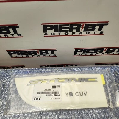 Emblema Logo Fregio Stemma Originale Kia Stonic Nuovo ,86310 H8ha0 - Immagine 1 di 2