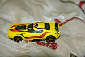 Hot Wheels: Yellow Fast Fish - Picture 1 of 7