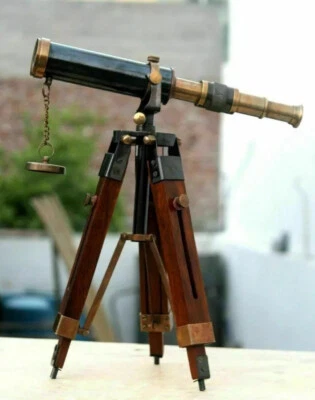Telescopio de vidrio espía de latón antiguo de diseño náutico con trípode de madera mira marina Foto 1 de 4