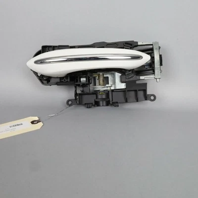 2011-2016 BMW 528i 535i 550i Outside Door Handle Carrier Right OEM Used - Image 1 of 4