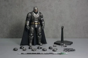 Manipple Studio Armor Batman Battle versión dañada Figura de acción limitada 1/12 nueva - Imagen 1 de 8