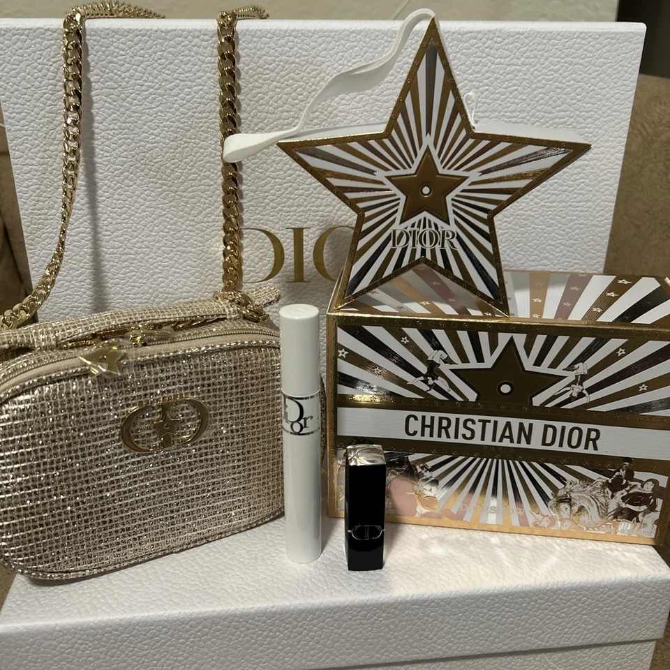 Bolso de hombro Dior VIP Holiday edición 2025 + mini lápiz labial +⭐️maximizador4 Foto 1 de 4