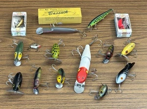 Lot of 15 Bass Fishing Plugs / Lures Heddon Arbogast Wright McGill etc Vintage - Picture 1 of 5