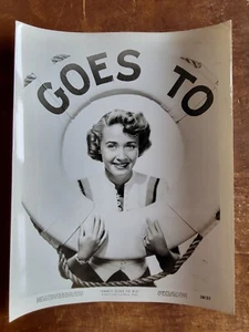 Foto de prensa vintage de 1950 de Nancy Goes To Rio-Jane Powell, salvavidas - Imagen 1 de 3
