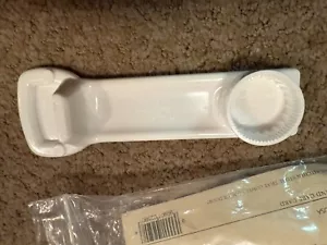Pampered Chef Easy Opener 2590 Magnetic Bottle Can Tool Retired - Picture 1 of 4