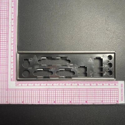 Protector de E/S ATX para placa base desconocida placa posterior de E/S Foto 1 de 2