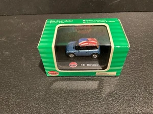 Model Power Minis #19133 1:87 Mini Cooper Blue w/White Roof & American Flag. - Picture 1 of 2