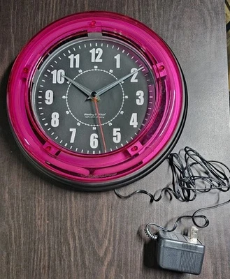 Reloj de Pared Analógico Neón Rosa Vibrante 11" Sterling and Noble Genial Retro Bonito Foto 1 de 4