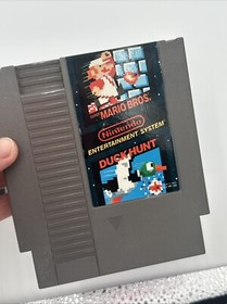 Juego y estuche Super Mario Bros. / Duck Hunt (Nintendo NES, 1985) 
